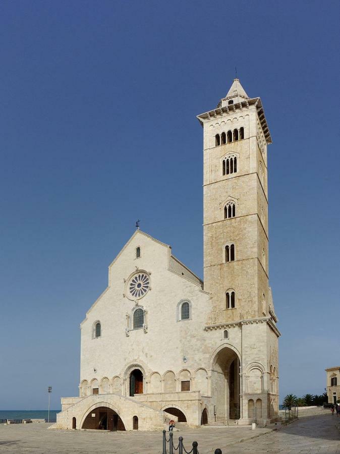 Casa Vacanze Belleville Trani Extérieur photo